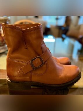 Women's Frye Leather Ankle Boots with Buckle - Tan